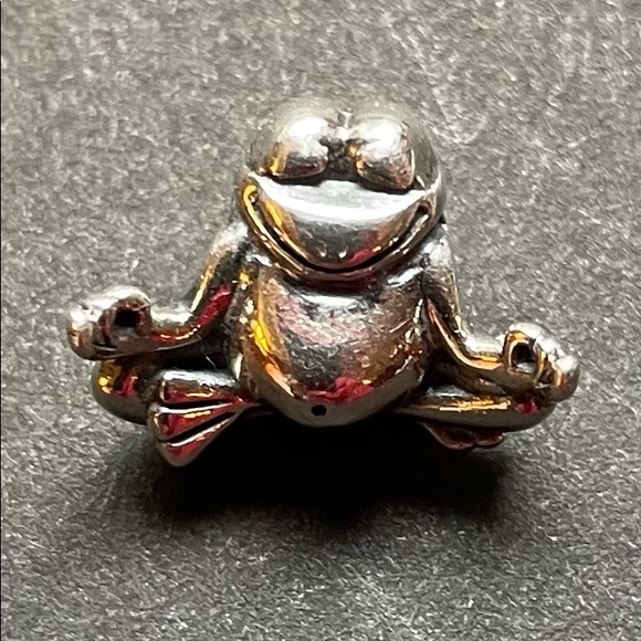 Chamilia yoga frog charm - Picture 1 of 5